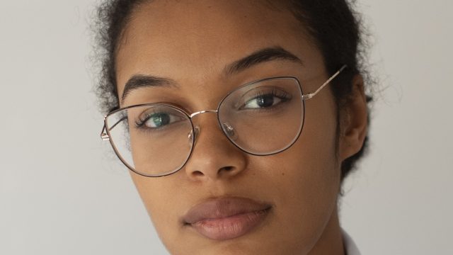 front-view-female-doctor-wearing-stethoscope